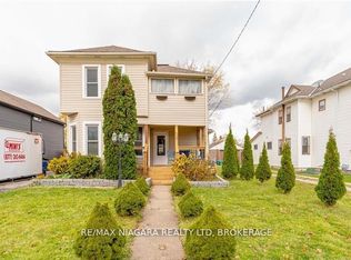 4599 Armoury St, Niagara Falls, ON L2E1S5