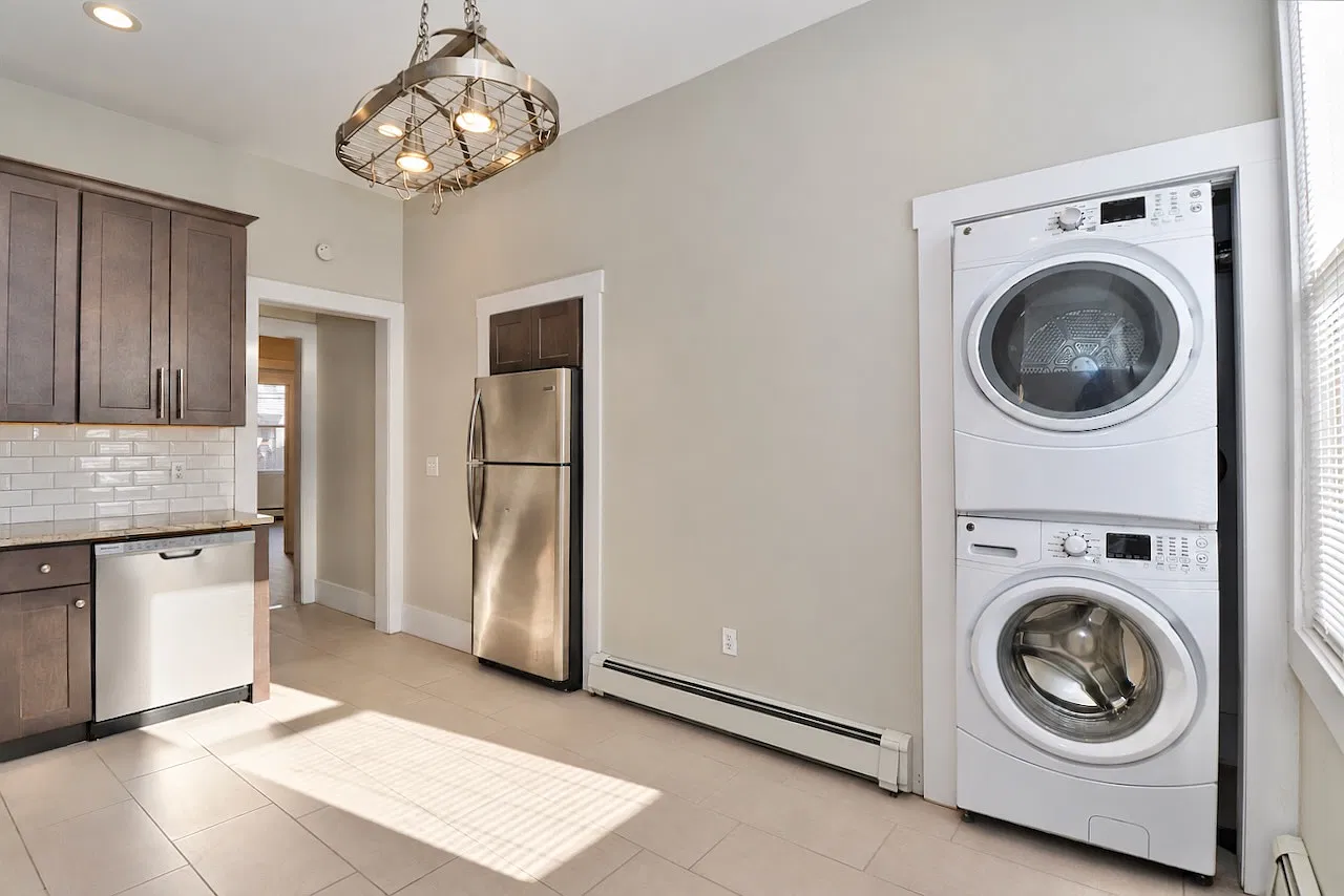 2 bed, 900 sqft, $2,950 — Photo 1