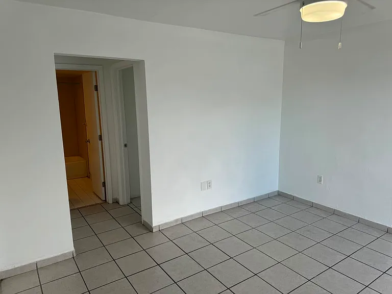 3424 W Flagler St #1 — Photo 28