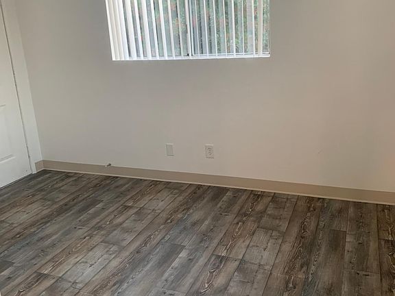 4th image of 114 Cedar Ave