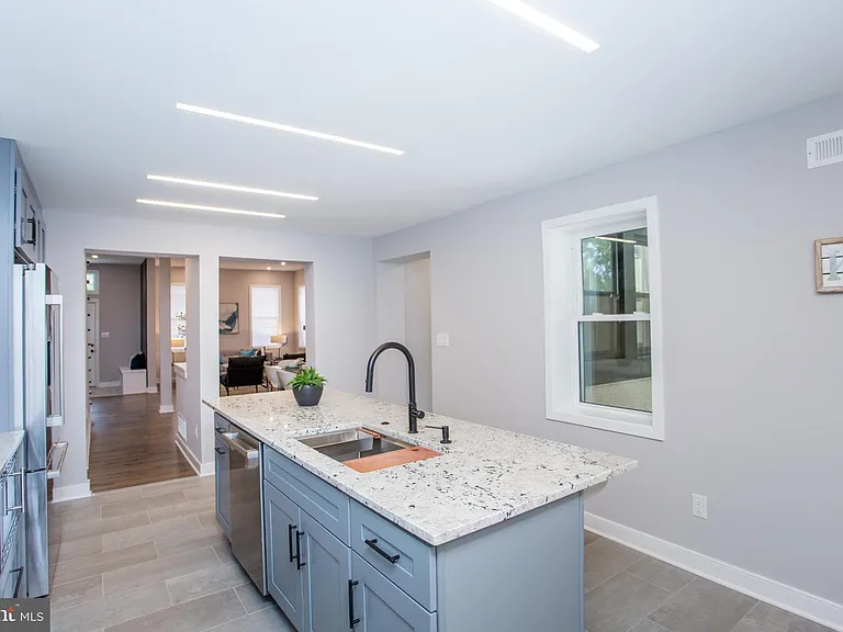 327 Wood St — Photo 28