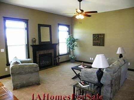 Great Room - 10 Ft Ceilings And Gas Fireplace