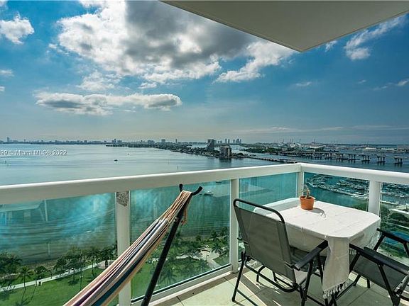 3rd image of 1800 N Bayshore Dr APT 2103