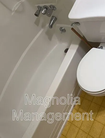 526 Waddill St — Photo 7