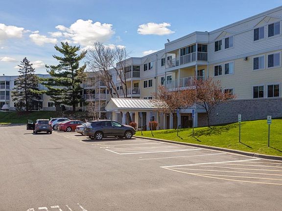 2nd image of 120 Demont Ave E