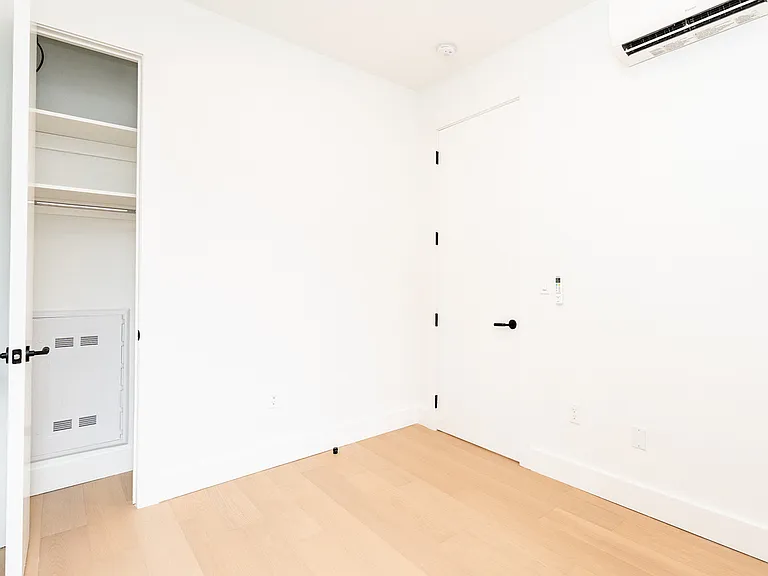 107 S 6th St #3G — Photo 6