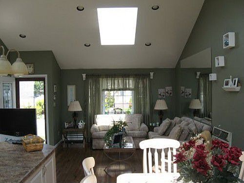 2nd image of 8 Pinetree Dr