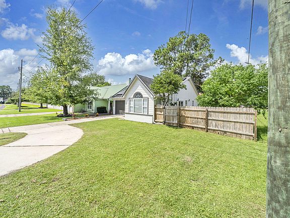 3rd image of 1198 Saddle Creek Dr