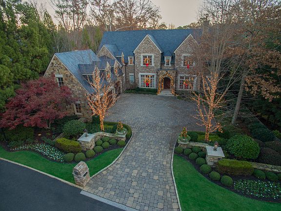 Beautiful setting & private