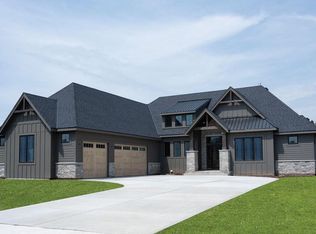 12825 N Blue Jay LANE, Mequon, WI 53097