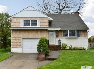 1077 Barbara Ct, Bellmore, NY 11710