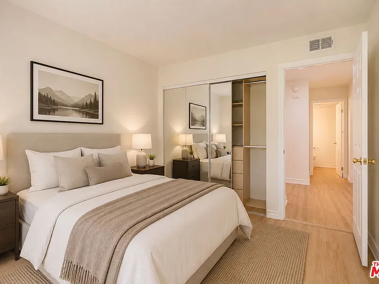 17241 Palisades Cir — Photo 19