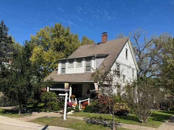 214 Adams St, Galena, IL 61036