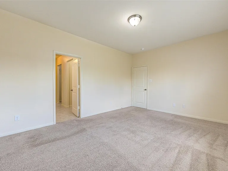 22534 Cloverland Field Dr — Photo 14