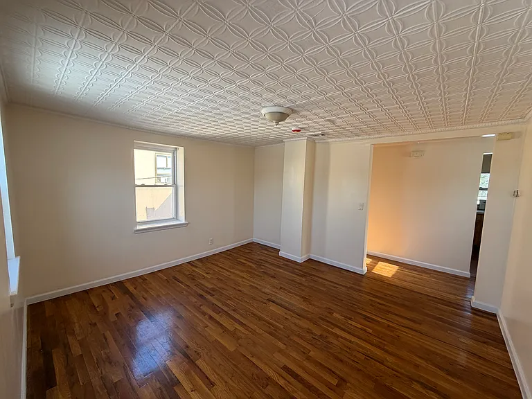 1342 New York Ave #1 — Photo 8