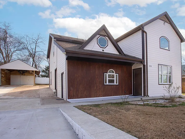 239 E Bledsoe St — Photo 5