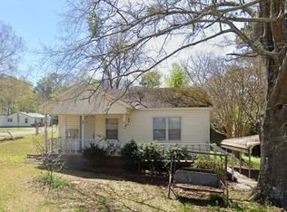 210 Sanders Hill Dr, Weaver, AL 36277