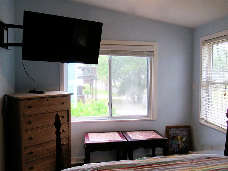 132 Saint John Ave — Photo 17