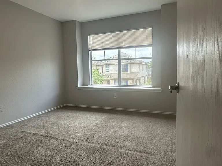4519 Felicity Ln — Photo 15