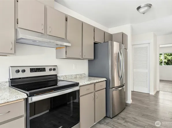14136 74th Place NE #15C, Kirkland, WA 98034