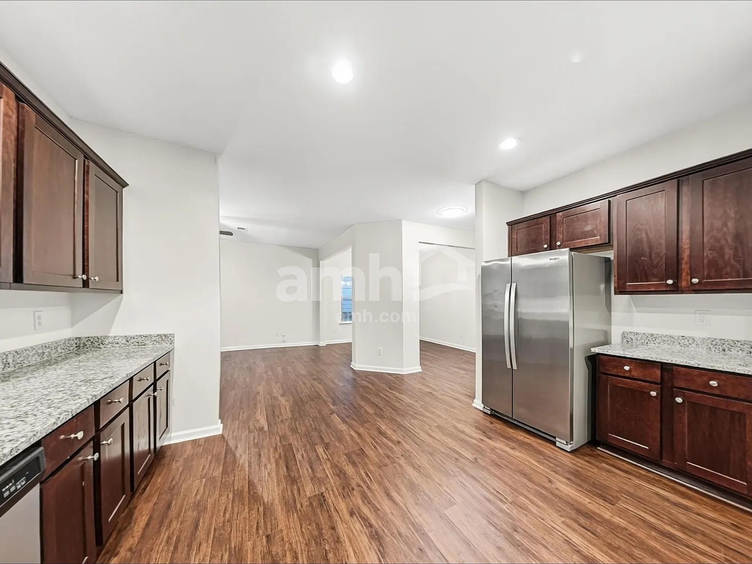3 bed, 2.5 bath, 1912 sqft, $2,330 — Photo 4
