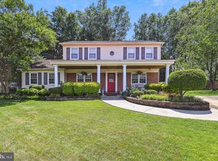 5701 Helmsdale Ln, Alexandria, VA 22315