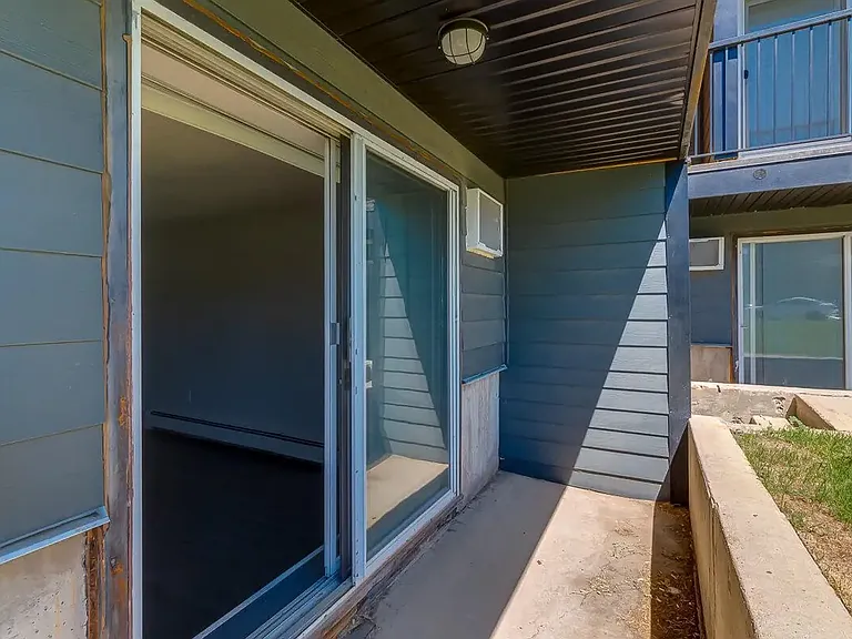 46 Carswell Rd SE — Photo 9