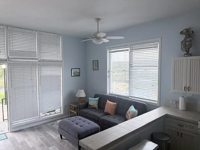 2 bed, 950 sqft, $2,000 — Photo 3