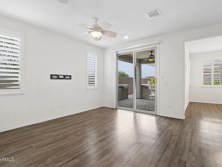 17863 W Hiddenview Dr — Photo 14