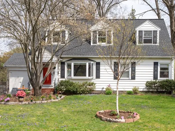 174 Forest Hills Rd, Rochester, NY 14625