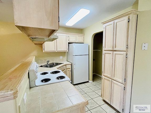 3rd image of 713 Sonesta Ct APT 2