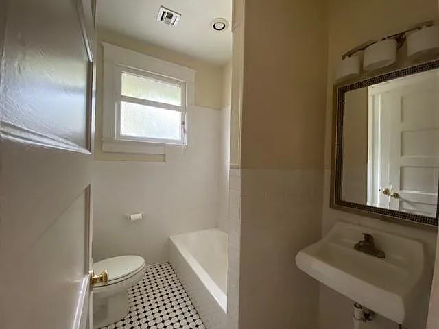1831 Esplanade Ave — Photo 11