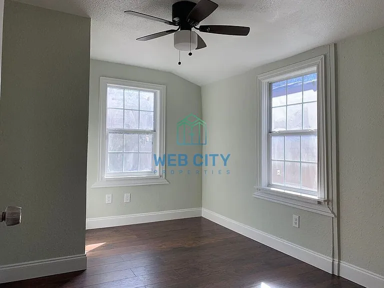 4530 Corregidor St — Photo 9