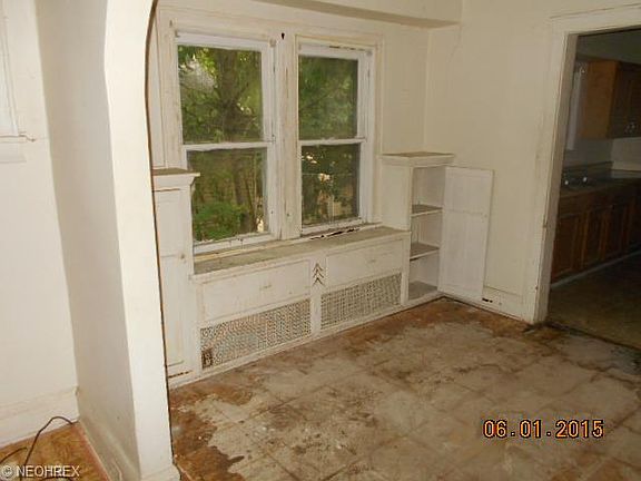 4th image of 1241 Arnold Ave