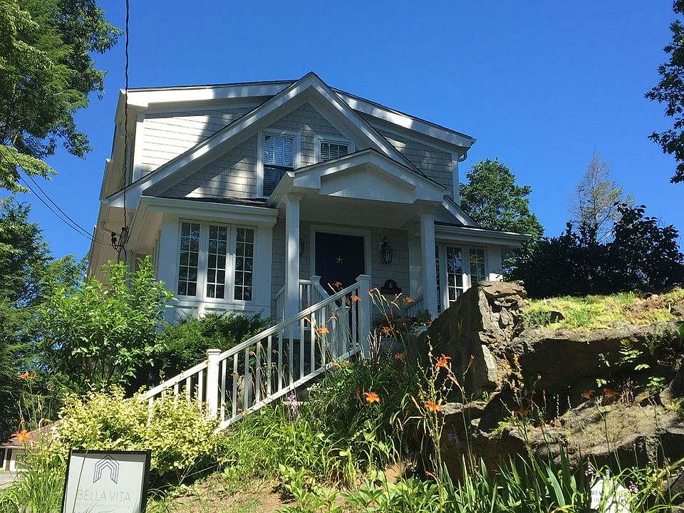 1st image of 81 Holly Pl