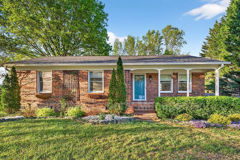 1st image of 2312 Bonnie Ln