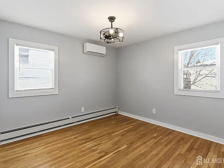 19 Evelyn Ct — Photo 9