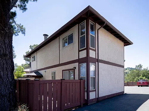 2022 Ascot Dr Photo 1