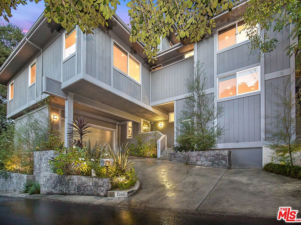 洋書 Mountain Houses 洋書 Mountain Houses 30086 Single Family