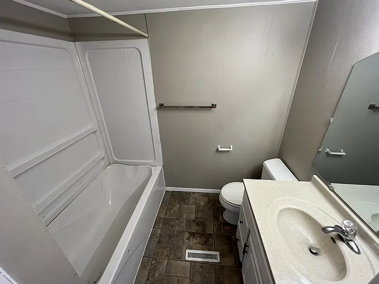 1209 E Cherry St — Photo 9