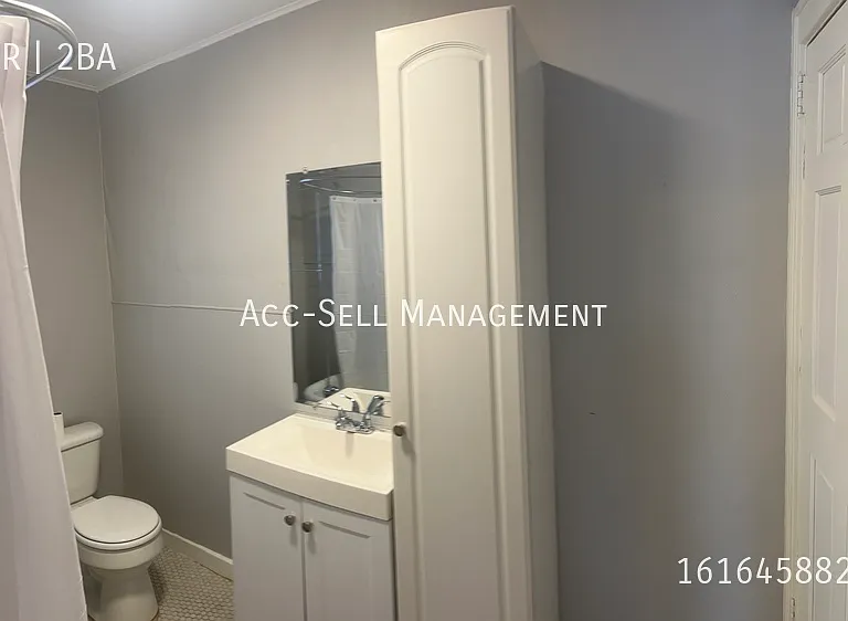 401 Fernando St NE — Photo 9