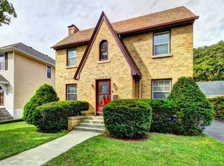 205 S Commonwealth Ave, Aurora, IL 60506