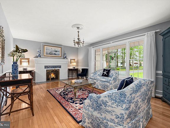 5th image of 206 Cedar Ct
