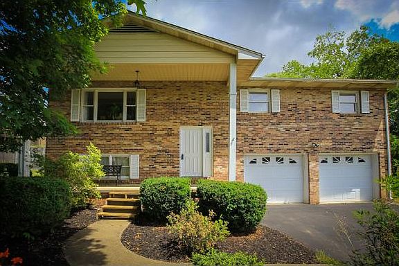 3rd image of 3200 Street Dr