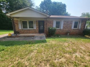 612 Dundeen Dr, Gastonia, NC 28052