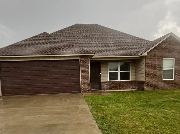 3718 Churchill Dr, Jonesboro, AR 72404