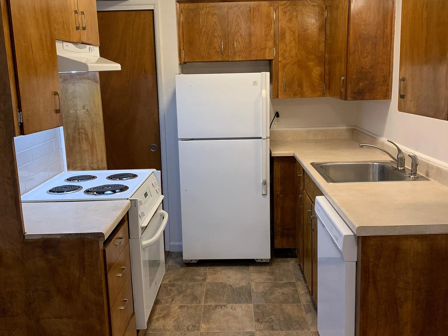 1 bed, 700 sqft, $1,295 — Photo 2