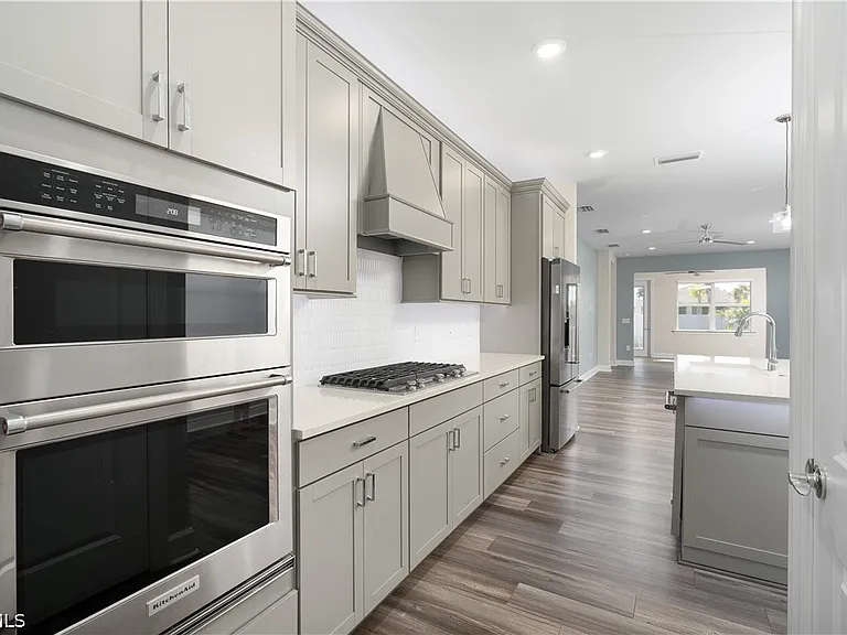 42186 Edgewater Dr — Photo 4