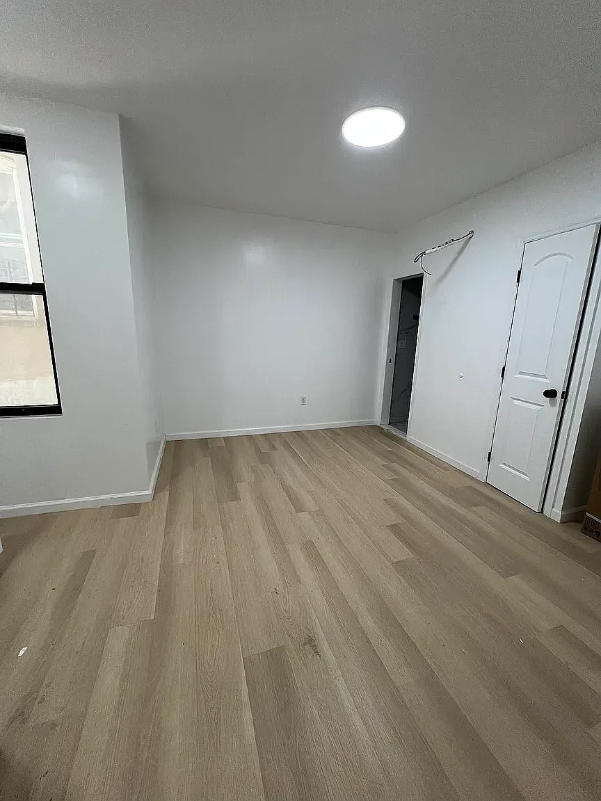 16-91 Linden Street — Photo 2