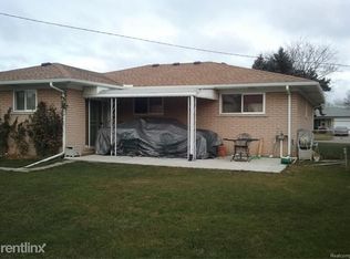 11304 Hemlock Dr, Sterling Heights, MI 48312